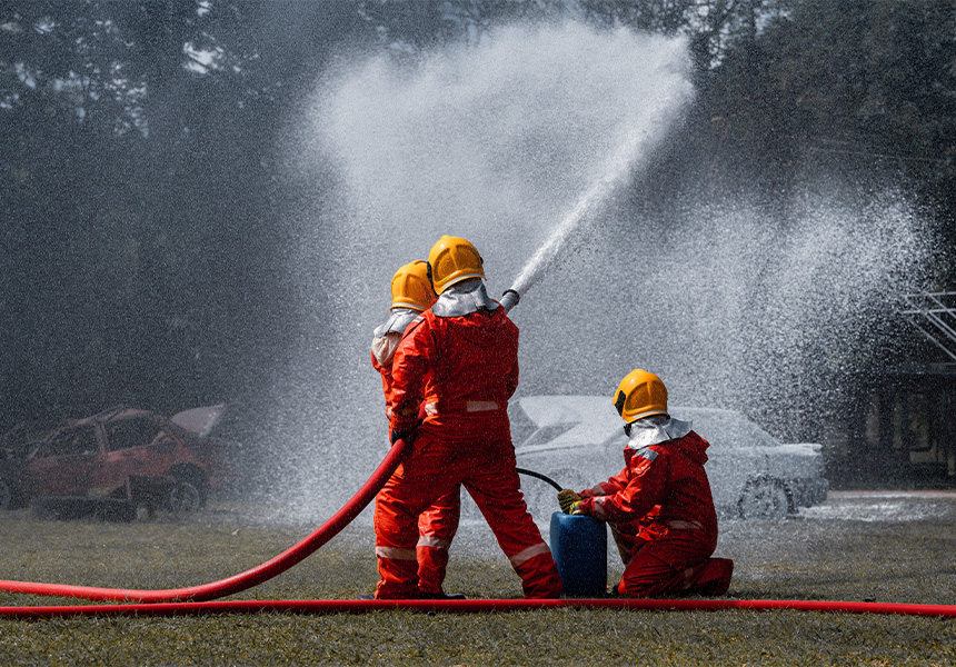 خرطوم إطفاء الحريق